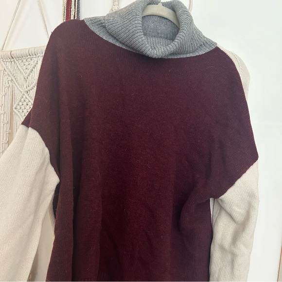 $795 Co 100% Wool Color Block Asymmetric Turtleneck Sweater - Picture 10 of 11